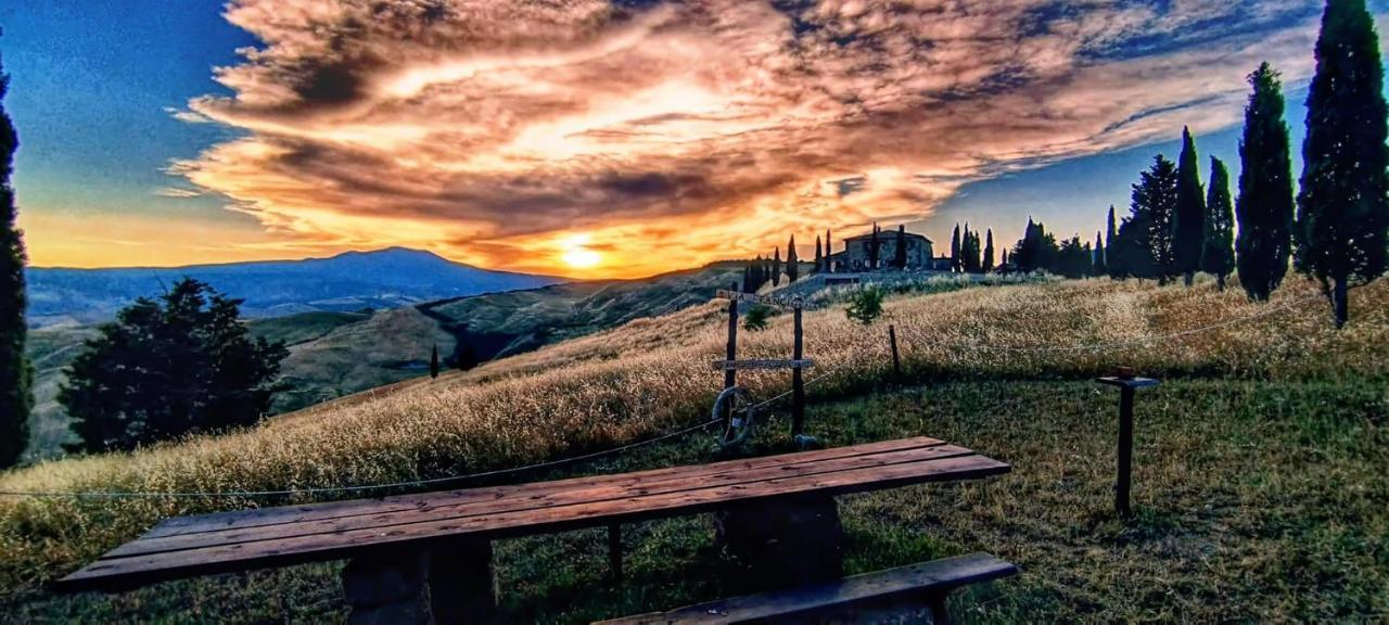 Casa Al Maestro B&B Radicofani Bagian luar foto