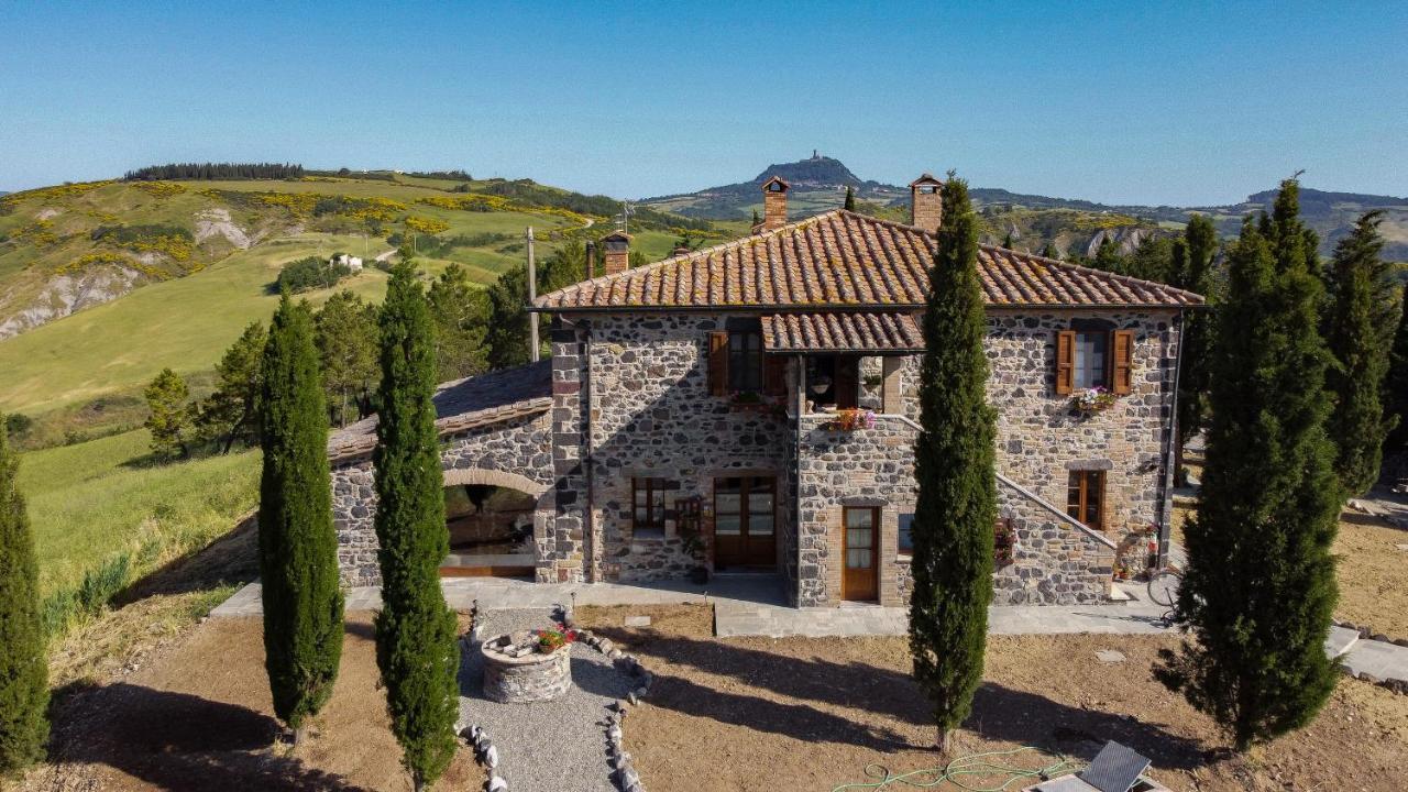 Casa Al Maestro B&B Radicofani Bagian luar foto