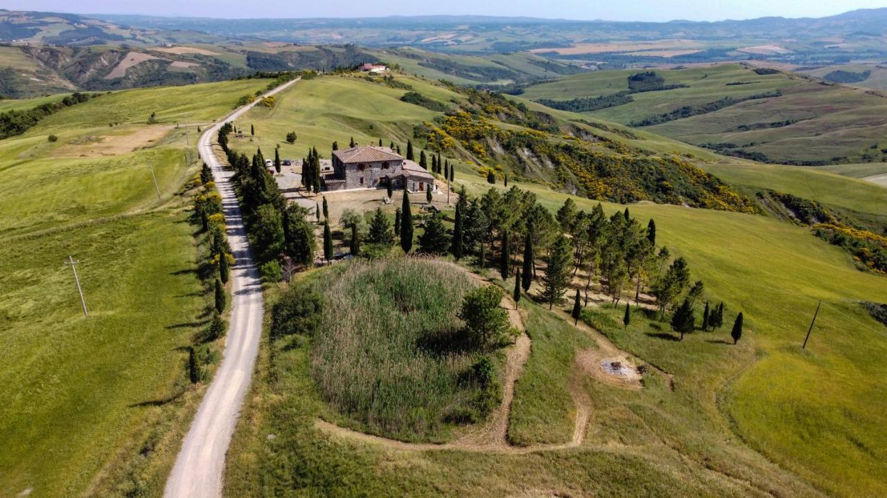 Casa Al Maestro B&B Radicofani Bagian luar foto