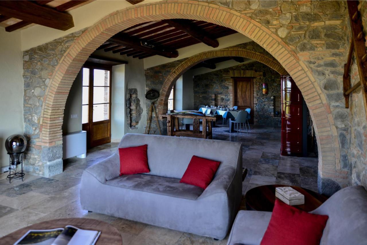 Casa Al Maestro B&B Radicofani Bagian luar foto