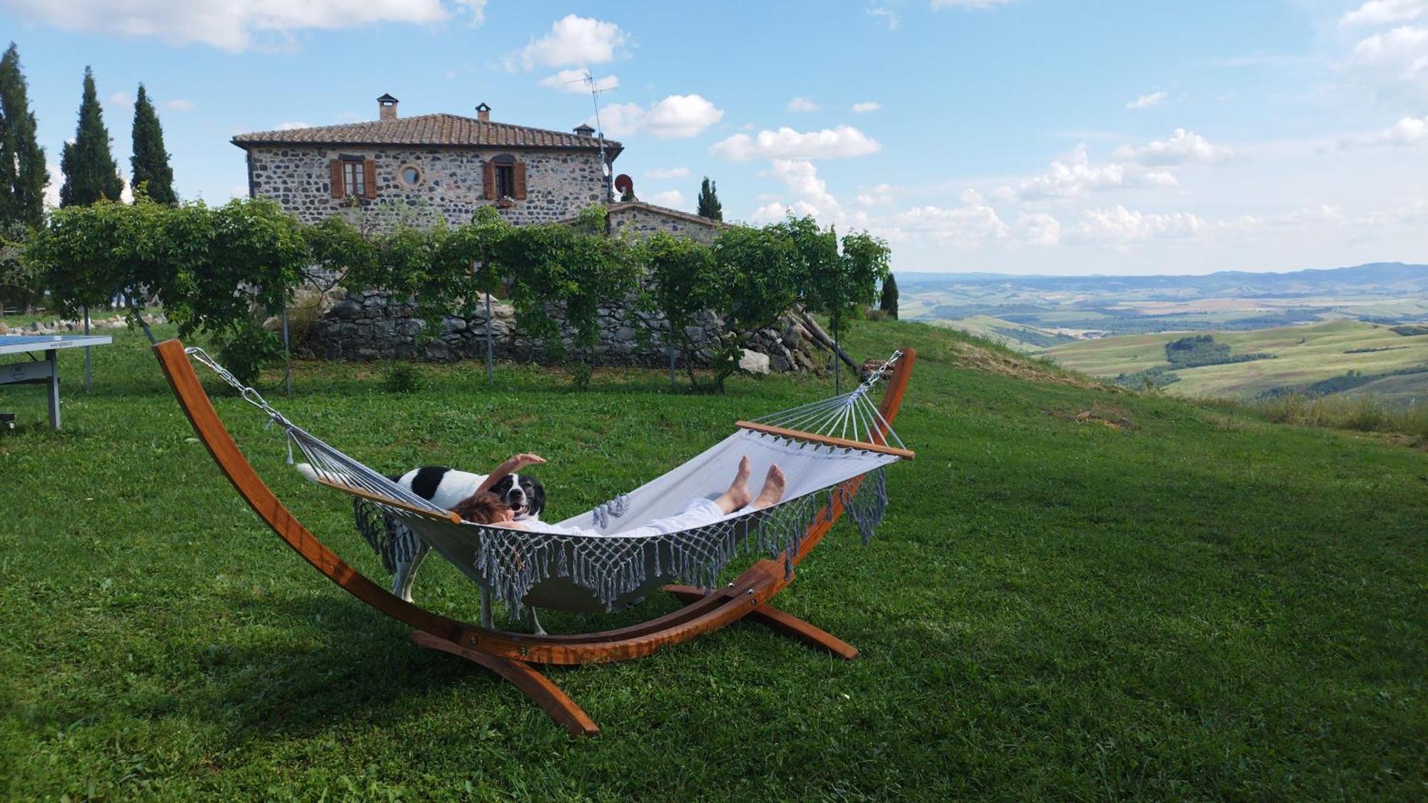 Casa Al Maestro B&B Radicofani Bagian luar foto
