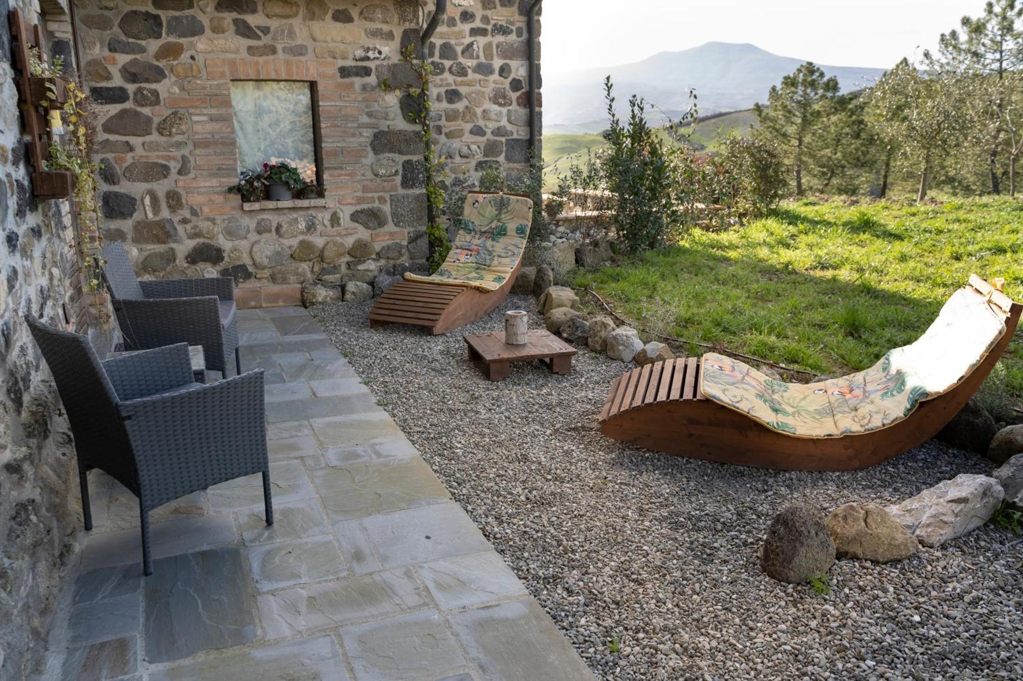 Casa Al Maestro B&B Radicofani Bagian luar foto