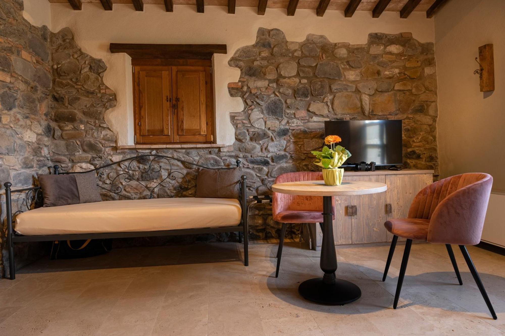 Casa Al Maestro B&B Radicofani Bagian luar foto