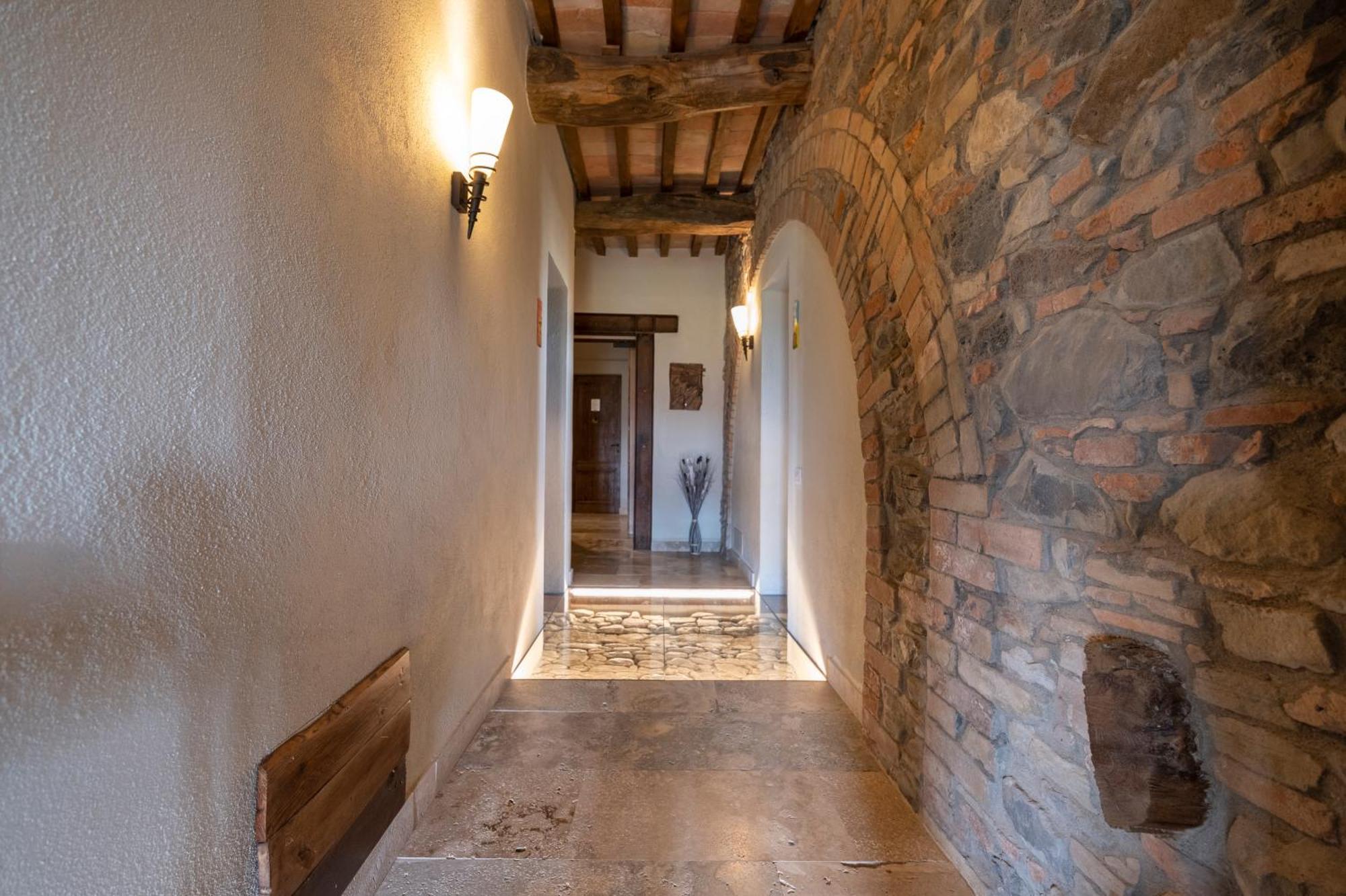 Casa Al Maestro B&B Radicofani Bagian luar foto