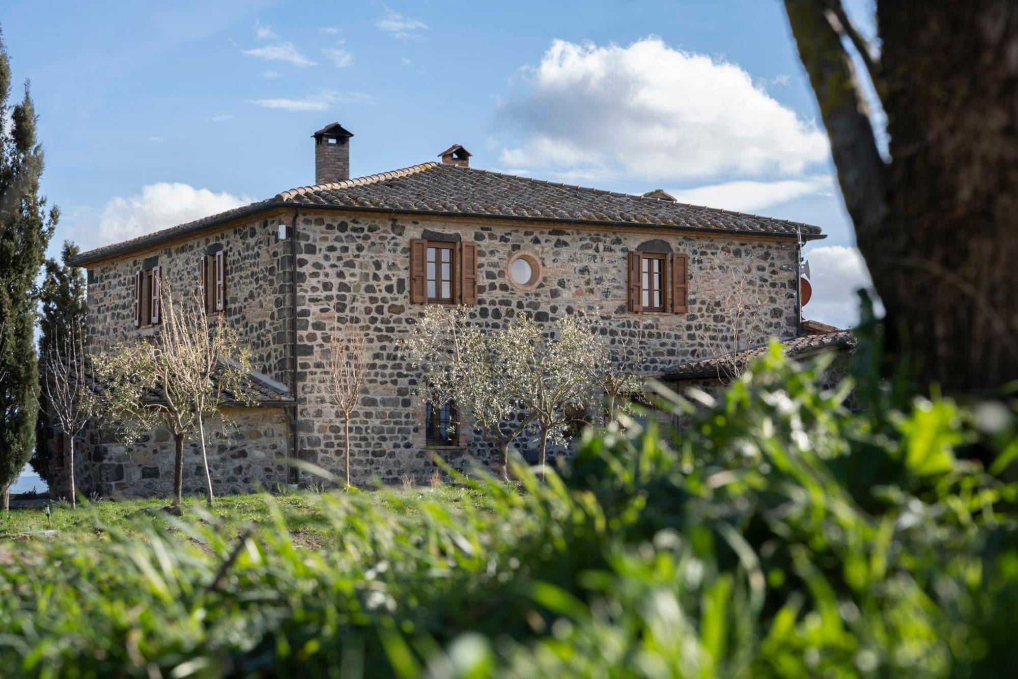 Casa Al Maestro B&B Radicofani Bagian luar foto