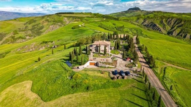 Casa Al Maestro B&B Radicofani Bagian luar foto